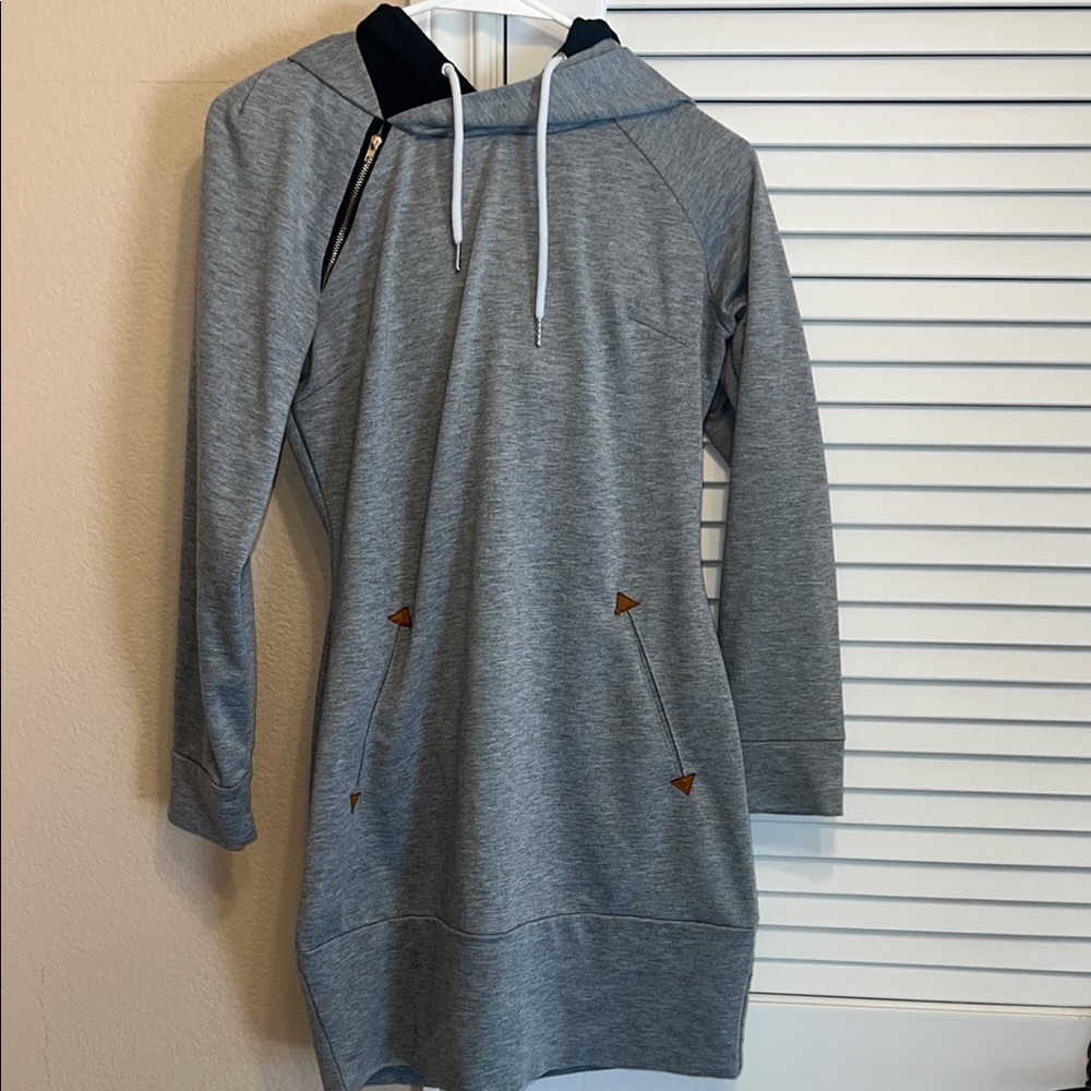 Casual Gray Hoodie dress with Black and White Details